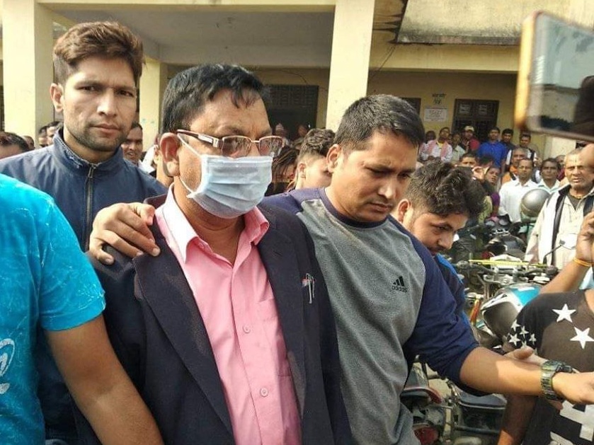 मालपोत अधिकृत ५ लाख घुससहित पक्राउ