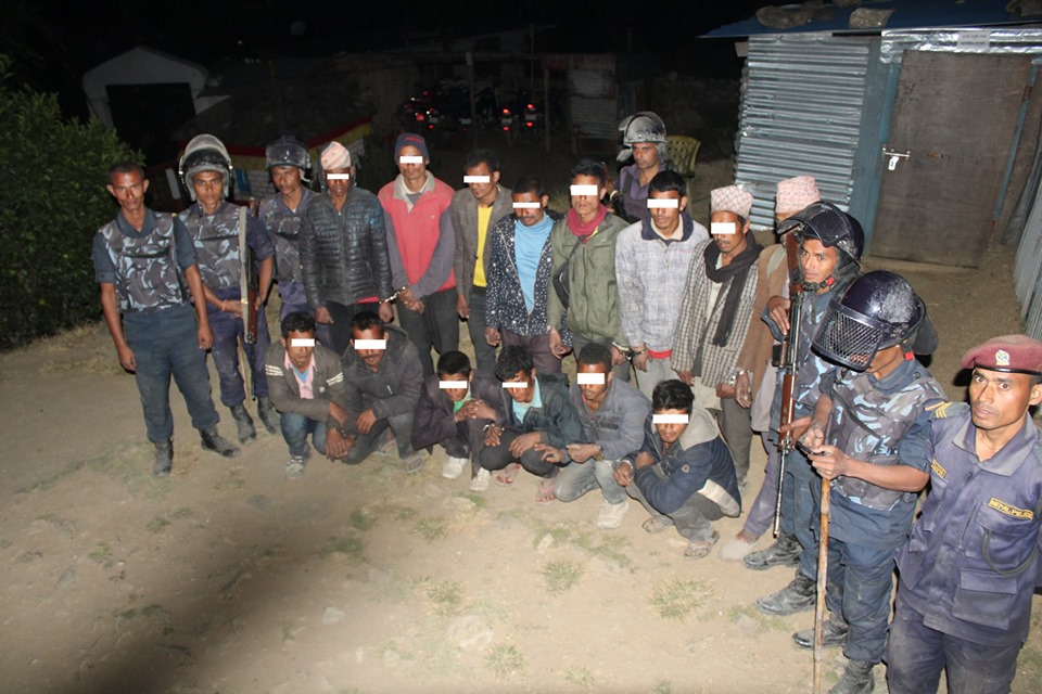 सवारी चालक कार्बाहीमा १० लाख राजश्व संकलन