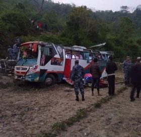 डोटी बस दुर्घटना :  सह चालकले बस चलाउँदा दुर्घटना भएको खुलासा