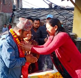 राम्रो काम गरेको भन्दै स्थानीयद्धारा ठेकेदार सम्मानित