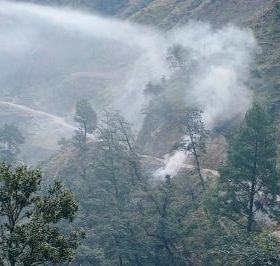 सडकको छेउमै डम्पीङ साइड, पलाष्टिकको धुवाले क्यान्सर हुने खतरा