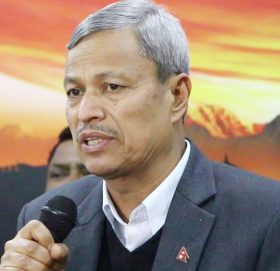 भीम रावलले बुधबार पत्रकार सम्मेलन गर्दै