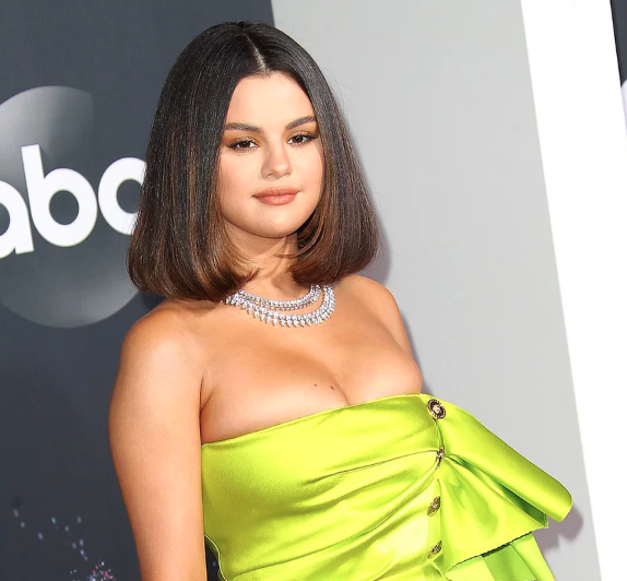 अमेरिकन म्यूजिक अवार्डमा सेलेनादेखि टेलरसम्म