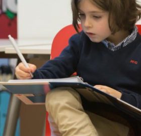 बेल्जियमका एक बालकले ९ वर्षको उमेरमै इन्जिनियरिङमा स्नातक पूरा गर्दै