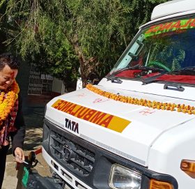 अत्याधुनिक एम्बुलेन्स उद्घाटन