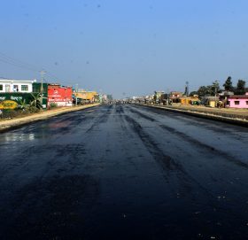 छ लेन कालोपत्रे शुरु भएपछि उत्साह