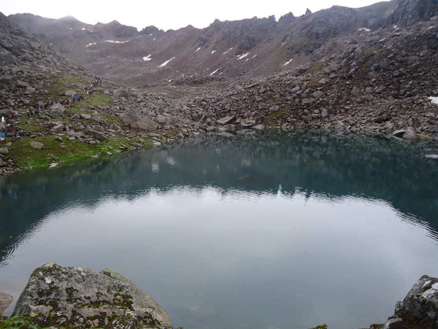 गरिबिले एउटै घरमा १६ दलित परिवारका ७९ जना बसोवास