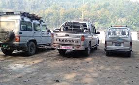 सुदूरपश्चिममा अनुमती बिना चलाईएका ३२ सरकारी सवारी साधन प्रहरीको नियन्त्रणमा