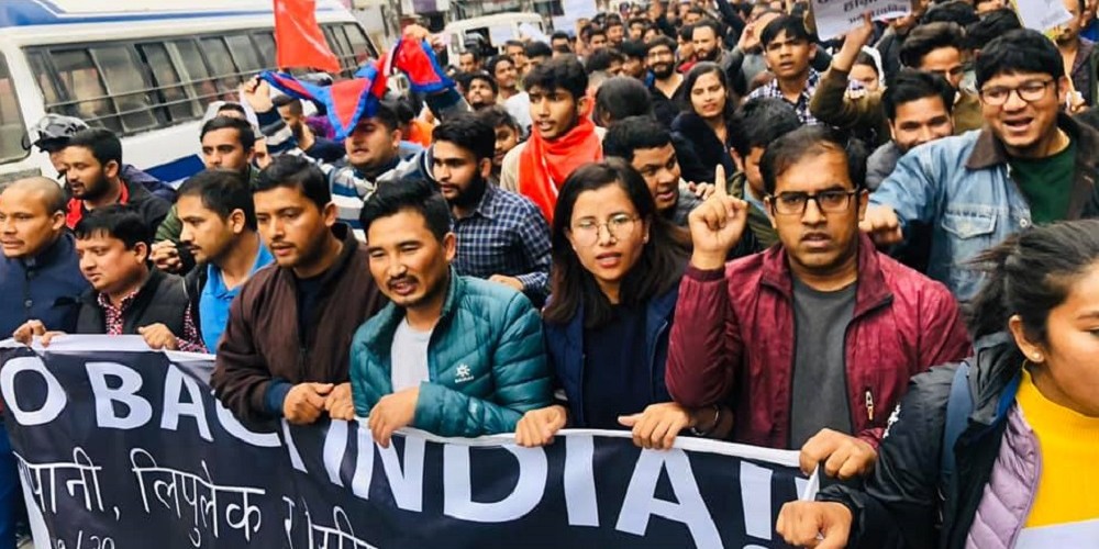 ‘गो ब्याक इन्डिया’ भन्दै सत्तारुढ दलकै विद्यार्थी सडकमा