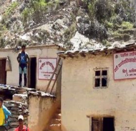 आफ्नै घरमा गाउँपालिकाको कार्यालय राखेर भाडा असुल्दै अध्यक्ष