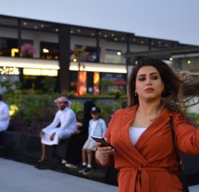 साउदी अरेबियामा यी महिला लाई देख्दा सातो जान्छ साउदीको कट्ट,रपन्थी समाजको