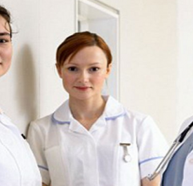 नर्सलाई सबैभन्दा धेरै तलब दिने १० देशहरु, कति हुन्छ बार्षिक कमाई