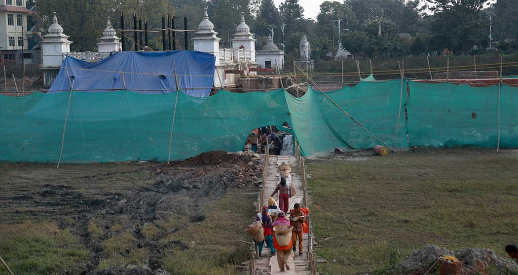 रानीपोखरीमा डोजर