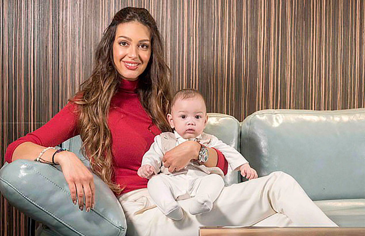 रुसी सुन्दरीले सार्वजनिक गरिन् मलेसियन ‘राजकुमार’