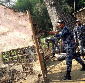 दशगजा क्षेत्रका ३१ अतिक्रमित घरटहरा भत्काइयो