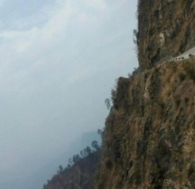 कैलालीको भासु भिरबाट खसेर घाईते भएकी किशोरीको मृत्यु