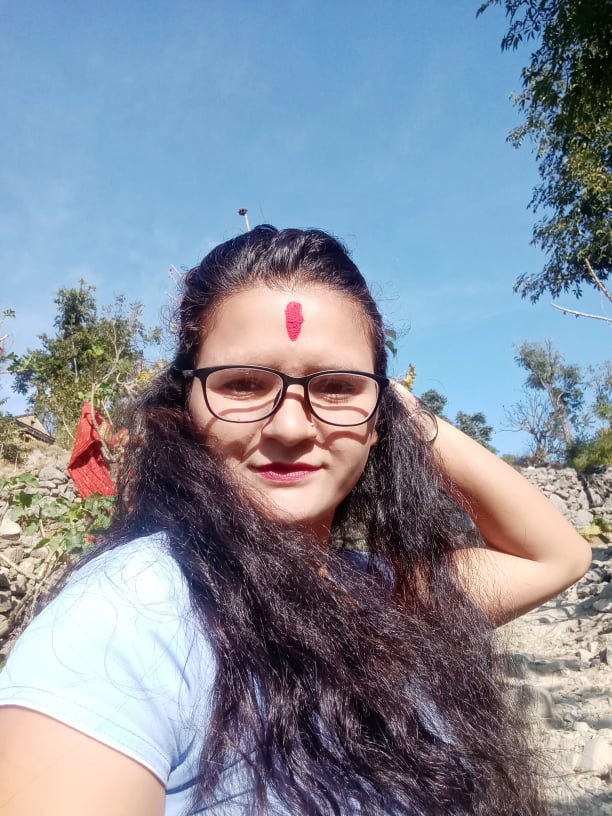 अाशा कुमारी थापाकाे  छुटिदैछु उनी सँग  गजल