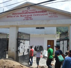 नगरपालिका माैन  : सदरमुकाममा खानेपानीकाे हाहाकार