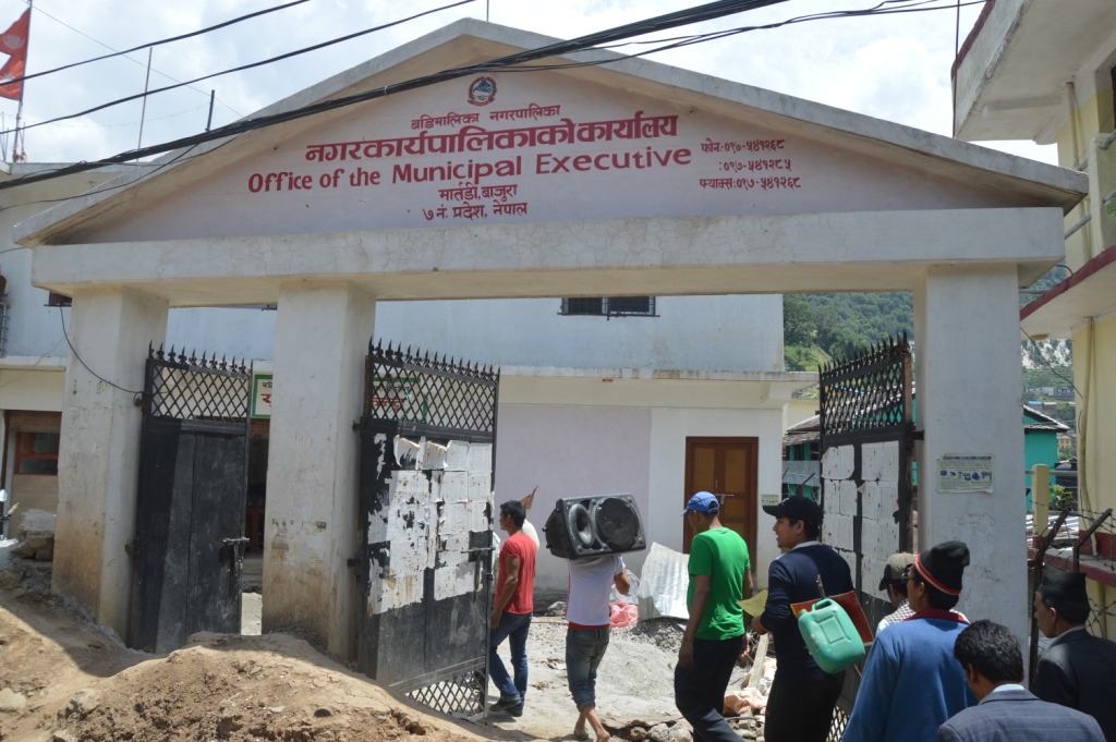 नगरपालिका माैन : सदरमुकाममा खानेपानीकाे हाहाकार