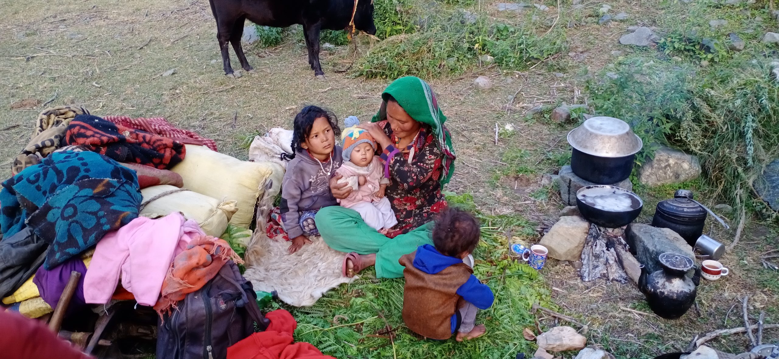 दुधे वालक बोकेर औल झर्दै जनजाति महीला