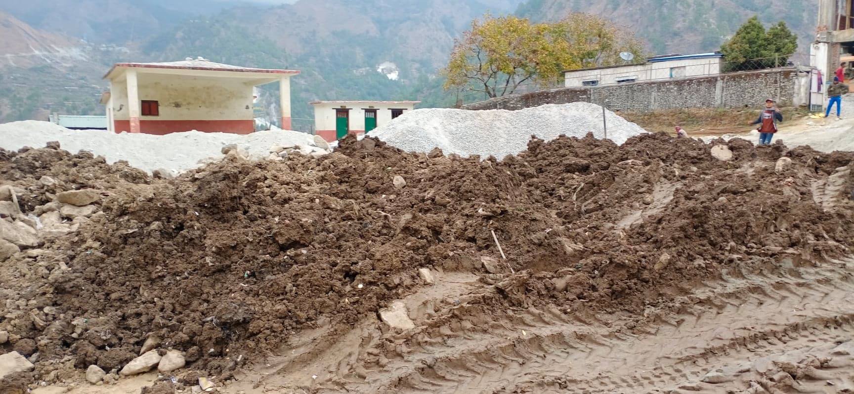 खवर अपरेशन : ठेकेदारको कब्जामा खुलामञ्च, सरकारी निकाय मौन किन ?