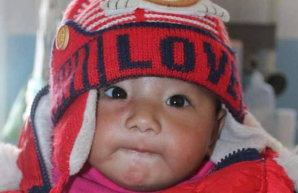 सिन्धुपाल्चोक दुर्घटनामा भिरमा अड्केर बाँच्न सफल यी नानीको आफन्त भेट्टाउन सहयोग गरौँ !