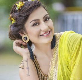 यति महङ्गो गाडी चढ्छिन् नायिका श्वेता खड्का