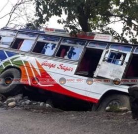 बैतडीमा बस दुर्घटना हुँदा ९ जनाको मृत्यु