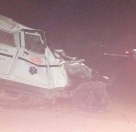 जयपुथ्वी राजमार्गमा एम्बुलेन्स दुर्घटना, तीनजना घाइते,एम्बुलेन्स चालक फरार