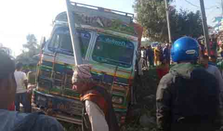 कैलालीमा ट्रकको ठक्करबाट पैदल यात्रीको मृत्यु