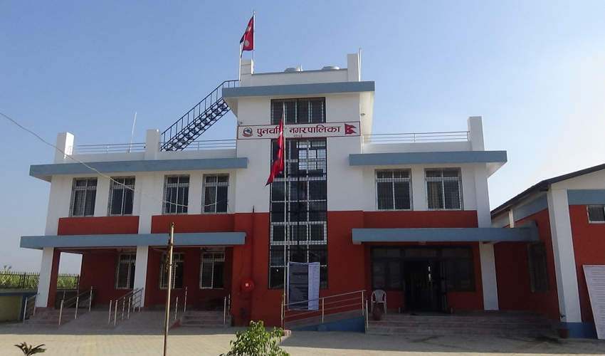 नगरपालिकामा जनप्रतिनिधि निकटका ५२ जनालाई रोजगारी
