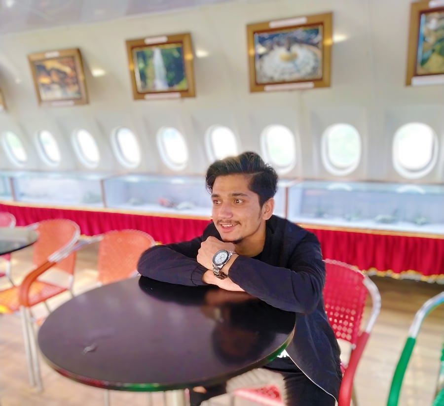 महल छोडी झुपडीमै रम्ने भए