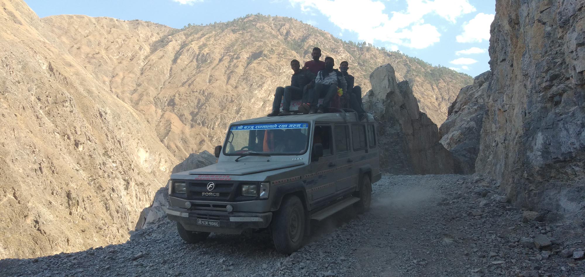 कर्णाली करीडोरमा मनोमानी यातायात सञ्चालन, प्रशासन बेखबर