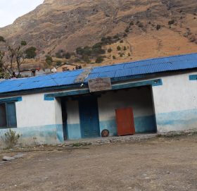 कोल्टिमा रहेको आयुर्वेद  अाैषधालाय अलपत्र