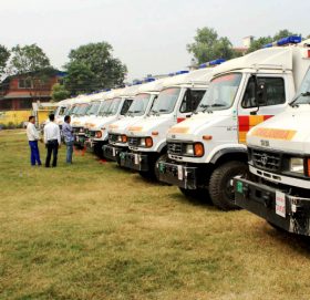 सुदूरपश्चिम सरकारले बाडेका एम्बुलेन्स : केही विग्रीए, केही सडक नहुँदा थन्किए