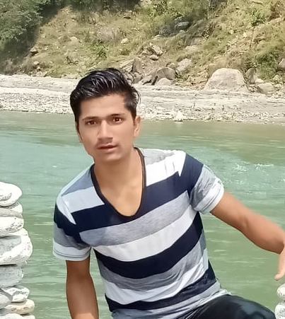 प्रकाश थापाकाे  धुवा धुलो खप्दै चोकमा (गजल)