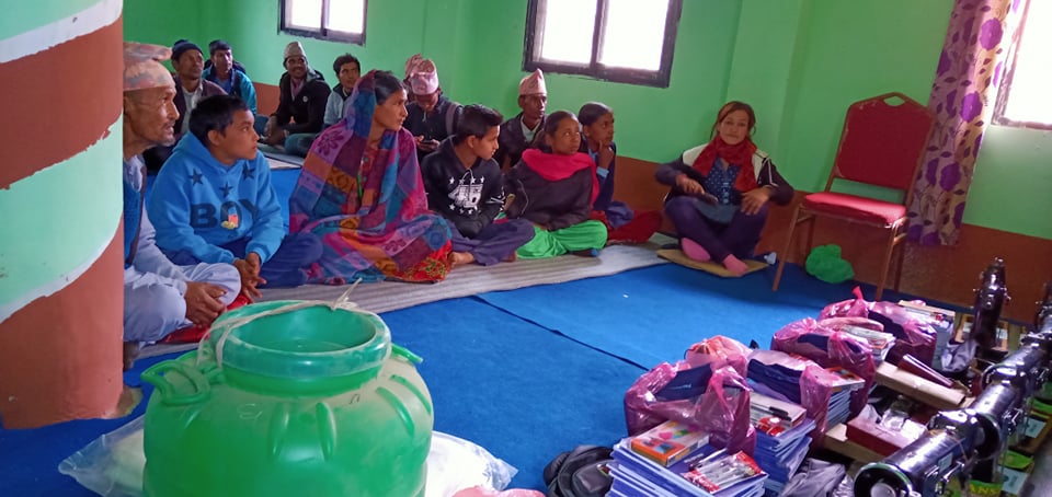 परम्परागत पेशाको प्रर्वद्धन गर्न औजार र सामाग्री बितरण