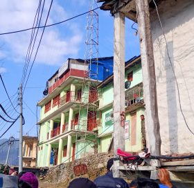 रेडियाे बाजुरा नजिकै संकास्पद बस्तु भेटियाे