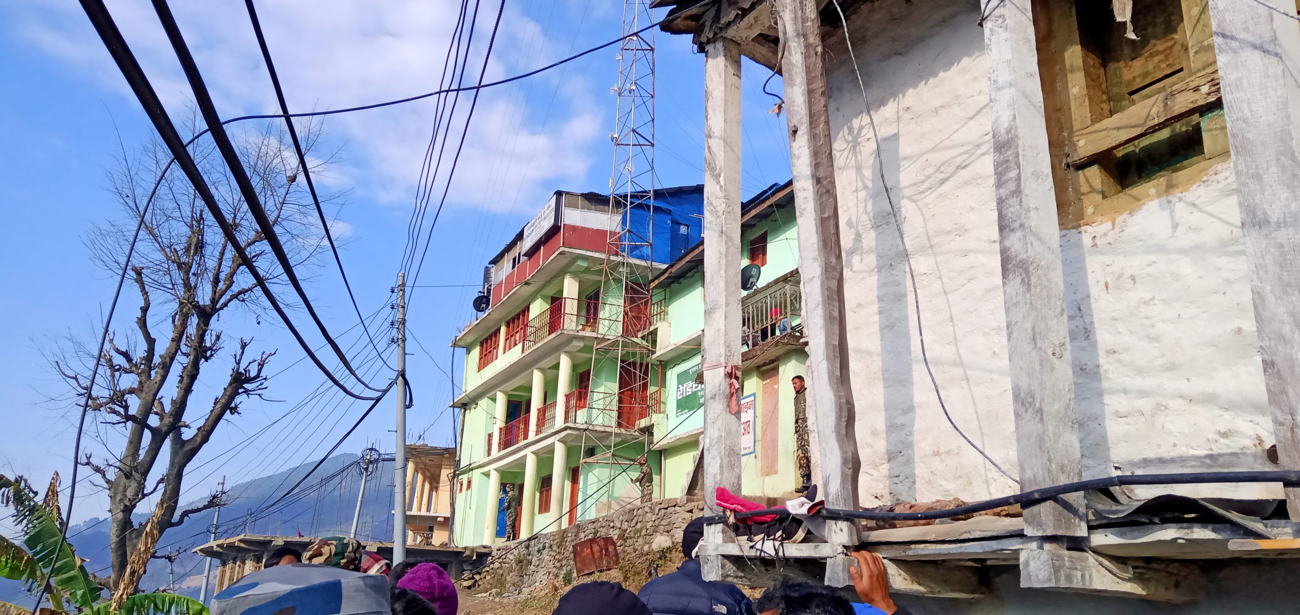 रेडियाे बाजुरा नजिकै संकास्पद बस्तु भेटियाे