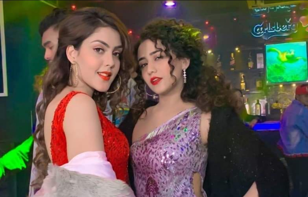 चार आनाको मसला’मा बोल्ड स्वस्तिमा र सुपुष्पा