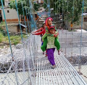 भाइरल रुघाखोकीले पुरै गाँउ प्रभाबित, ५ दिनका लागि बिद्यालय समेत बन्द