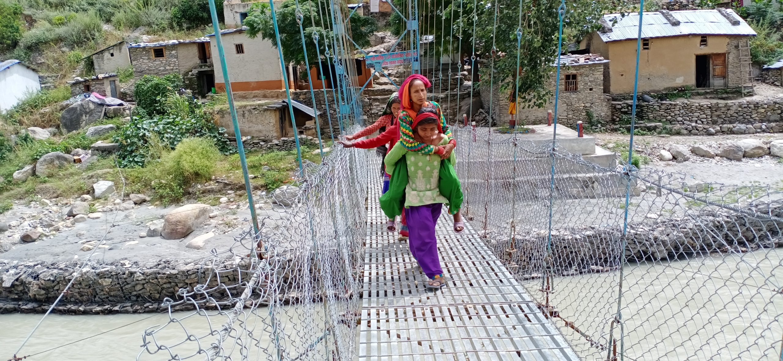 भाइरल रुघाखोकीले पुरै गाँउ प्रभाबित, ५ दिनका लागि बिद्यालय समेत बन्द