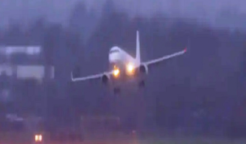 हावाले विमान हल्लाएको भिडियो बन्यो भाइरल(हेर्नुस भिडियो)