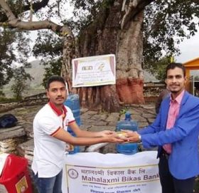 समाजिक उत्तर दायित्व अन्र्तगत फलफुल वितण