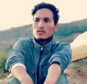 हातमा बोतल लिएर हिडेको छु