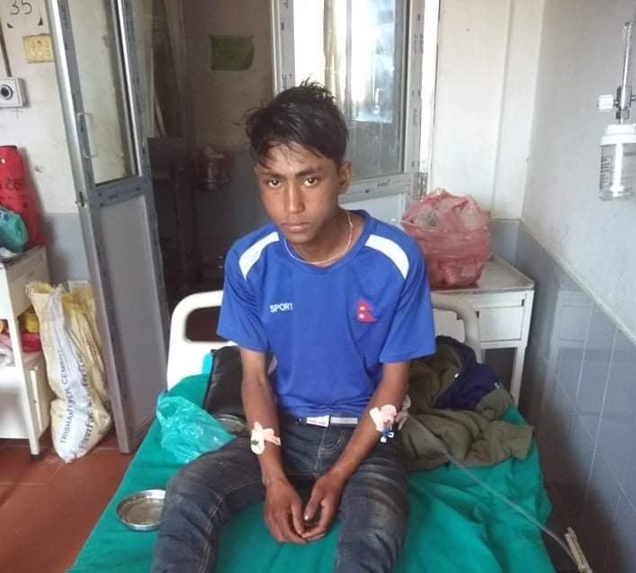 आर्थिक अभाबमा अस्पतालको शैयामा छटपटाउदै दिपेन्द्र