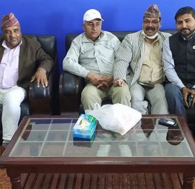 प्रशासकिय अधिकृत खोज्न मन्त्रालय चाहार्दै नगरप्रमुख दिपक बिक्रम शाह