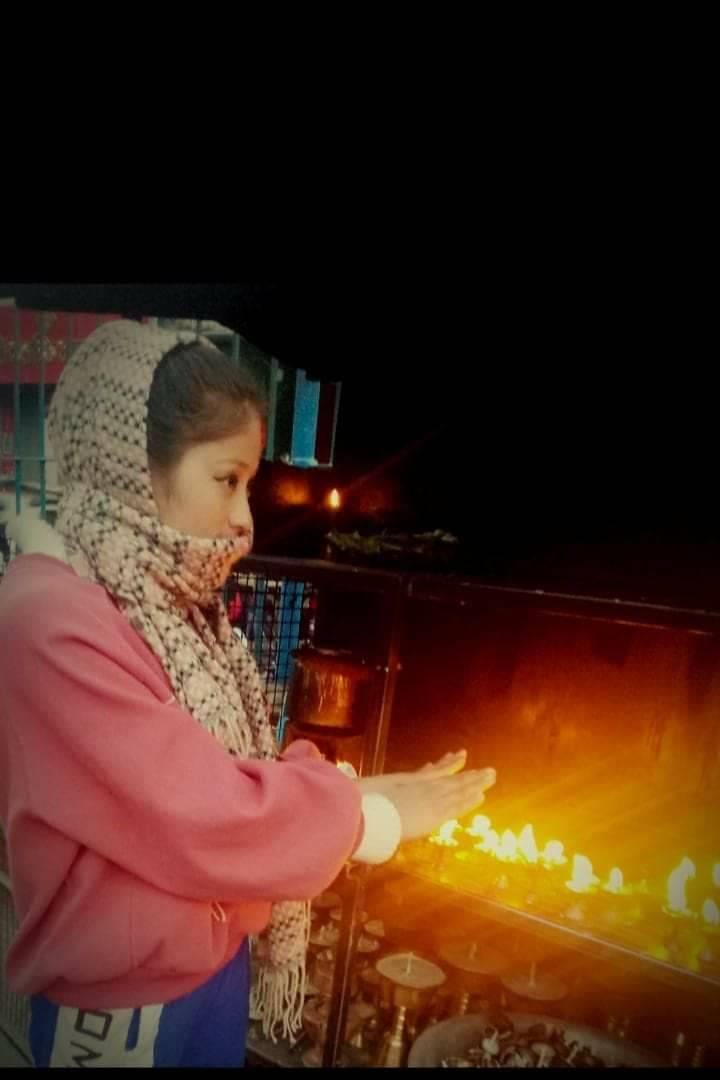 करिस्मा रोकायाको औषधि न रोकथाम आएको छ गजल