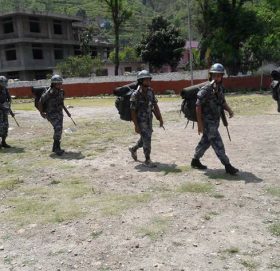 ७४ घुमुवा प्रहरीलाई जिम्मेवारीबाट मुक्त गर्दै सशस्त्र प्रहरी गण महाराजगन्जमा सरुवा
