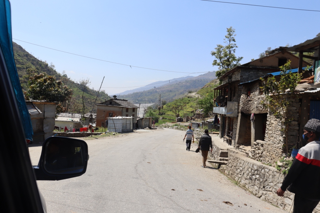 लकडाउनकाे सर्मथनमा बजारबासी, सुनसान मार्तडी